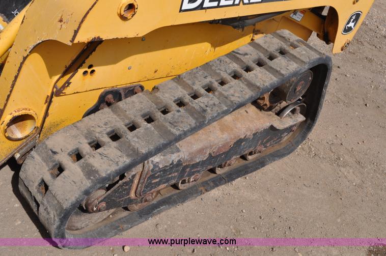 image for item G6452 2009 John Deere CT322 skid steer