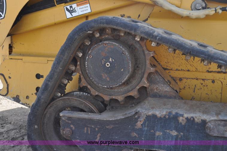 image for item G6452 2009 John Deere CT322 skid steer