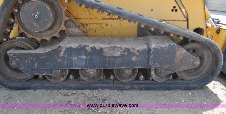 image for item G6452 2009 John Deere CT322 skid steer