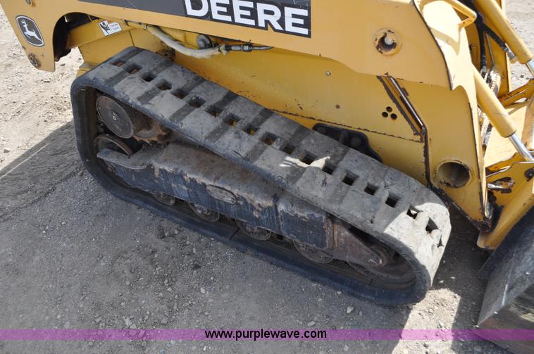image for item G6452 2009 John Deere CT322 skid steer