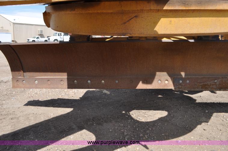 image for item G6454 1998 John Deere 770CH articulated motor grader