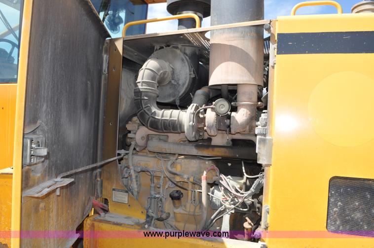 image for item G6454 1998 John Deere 770CH articulated motor grader