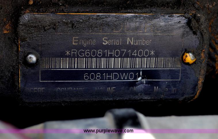 image for item G6454 1998 John Deere 770CH articulated motor grader