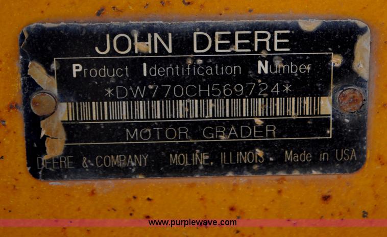 image for item G6454 1998 John Deere 770CH articulated motor grader