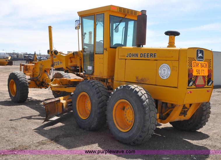 image for item G6455 1989 John Deere 772BH motor grader