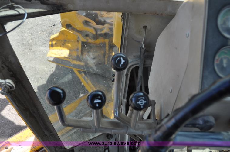 image for item G6455 1989 John Deere 772BH motor grader