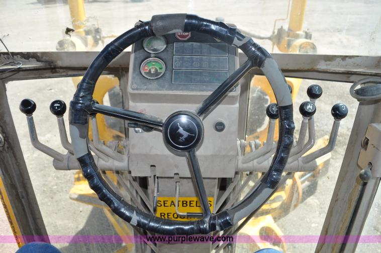 image for item G6455 1989 John Deere 772BH motor grader