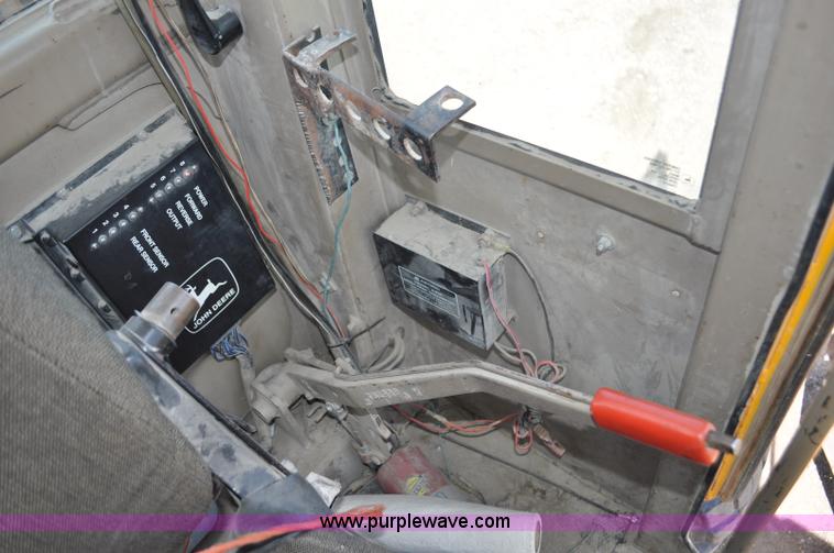 image for item G6455 1989 John Deere 772BH motor grader