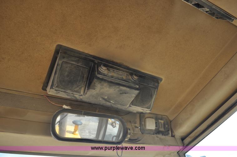 image for item G6455 1989 John Deere 772BH motor grader