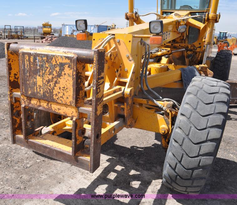 image for item G6455 1989 John Deere 772BH motor grader