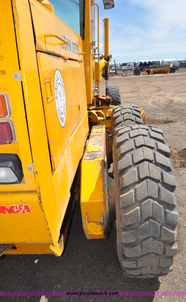 image for item G6455 1989 John Deere 772BH motor grader