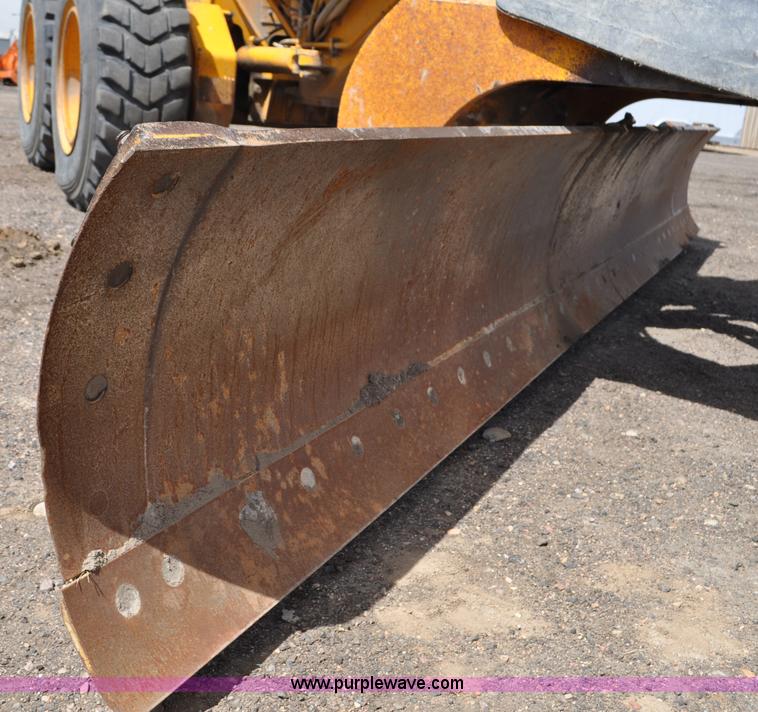 image for item G6455 1989 John Deere 772BH motor grader