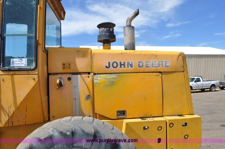 image for item G6456 1983 John Deere 644C loader