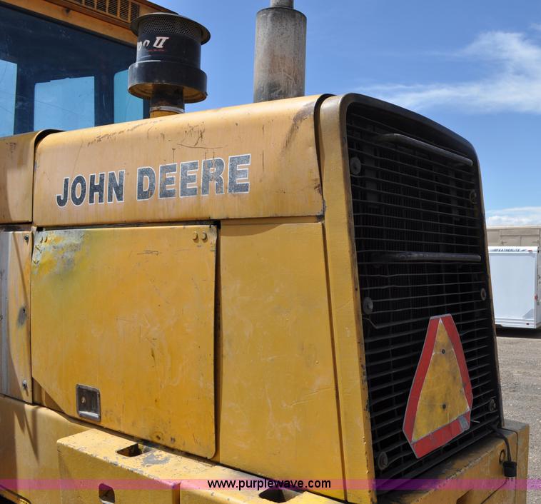 image for item G6456 1983 John Deere 644C loader