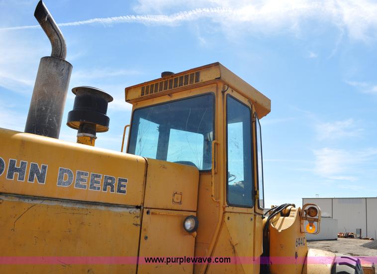 image for item G6456 1983 John Deere 644C loader