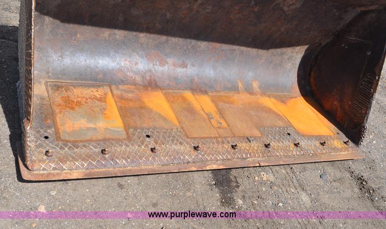 image for item G6456 1983 John Deere 644C loader