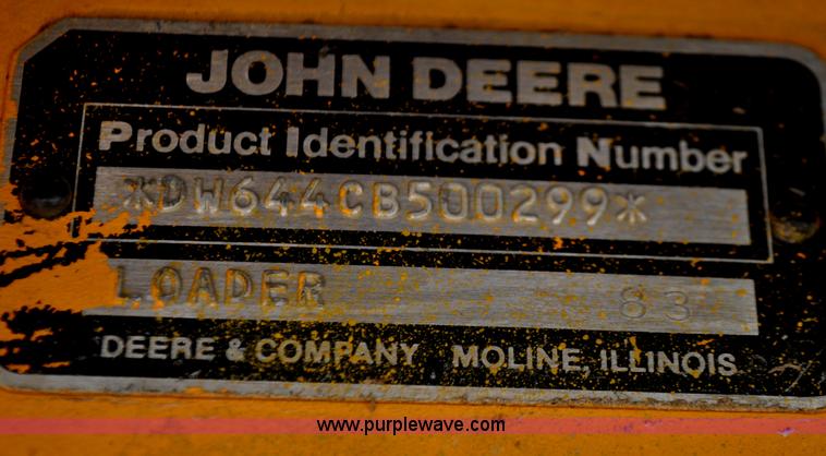 image for item G6456 1983 John Deere 644C loader