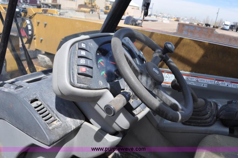 image for item G6458 2007 Caterpillar TH330B telehandler