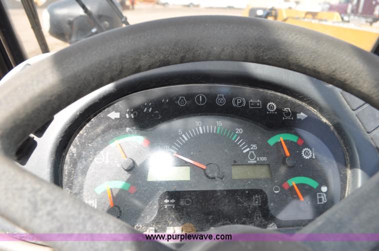 image for item G6458 2007 Caterpillar TH330B telehandler