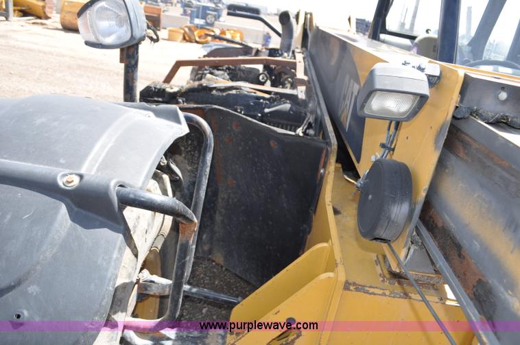 image for item G6458 2007 Caterpillar TH330B telehandler
