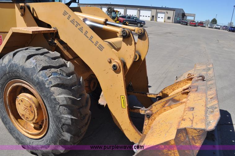 image for item G6464 1990 Fiat-Allis FR10B wheel loader