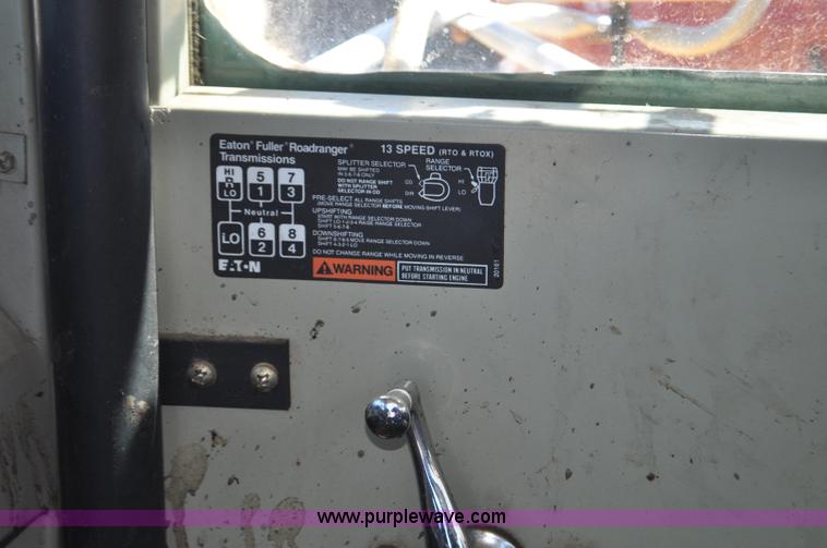 image for item G6465 1990 Oshkosh PA-2526-1 plow/spreader truck