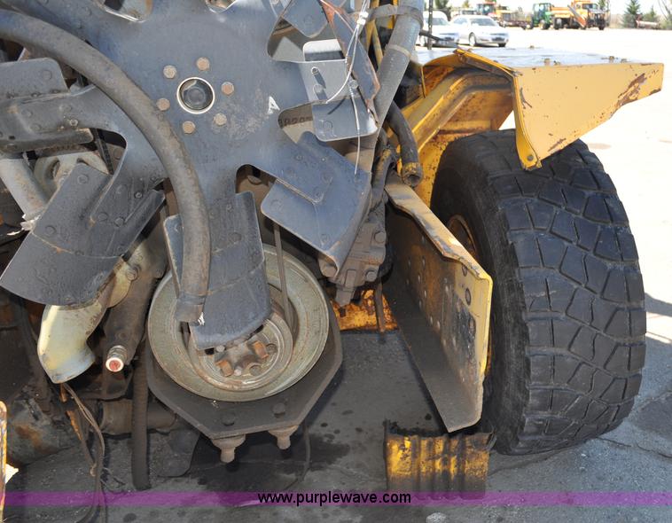 image for item G6465 1990 Oshkosh PA-2526-1 plow/spreader truck