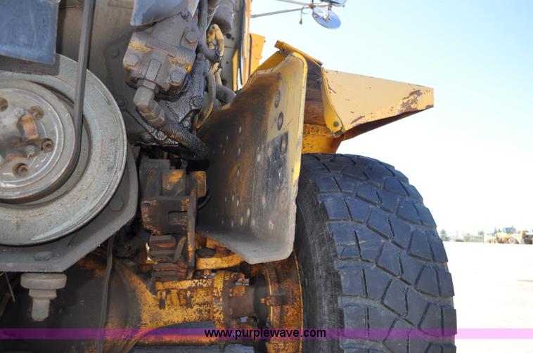 image for item G6465 1990 Oshkosh PA-2526-1 plow/spreader truck