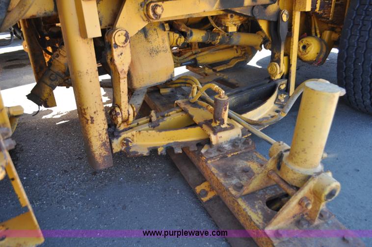 image for item G6465 1990 Oshkosh PA-2526-1 plow/spreader truck
