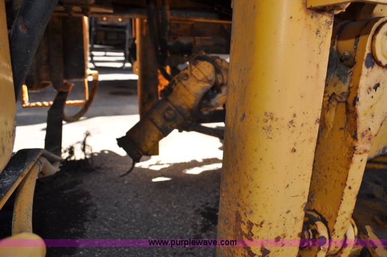 image for item G6465 1990 Oshkosh PA-2526-1 plow/spreader truck