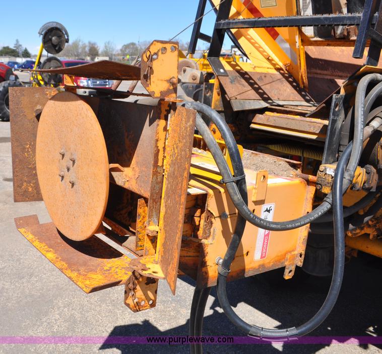 image for item G6465 1990 Oshkosh PA-2526-1 plow/spreader truck