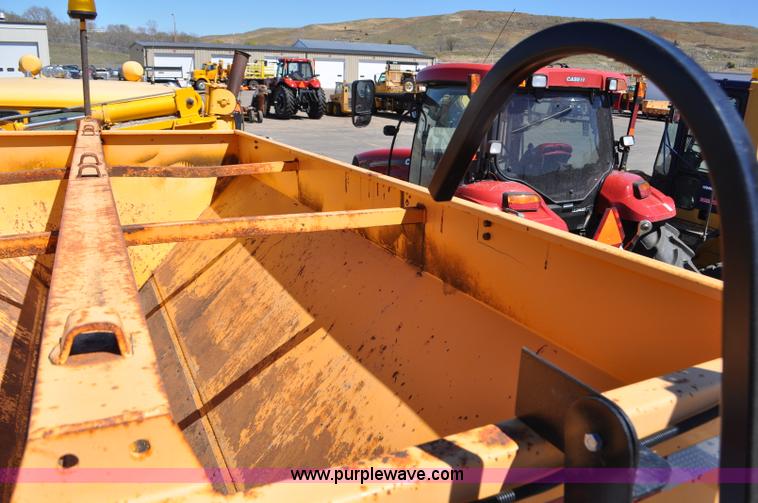 image for item G6465 1990 Oshkosh PA-2526-1 plow/spreader truck