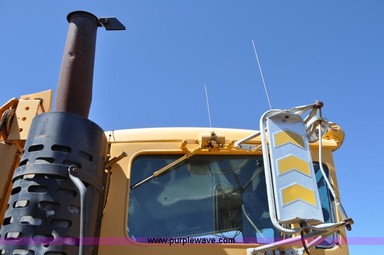 image for item G6465 1990 Oshkosh PA-2526-1 plow/spreader truck