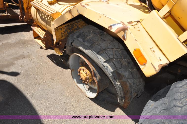 image for item G6465 1990 Oshkosh PA-2526-1 plow/spreader truck