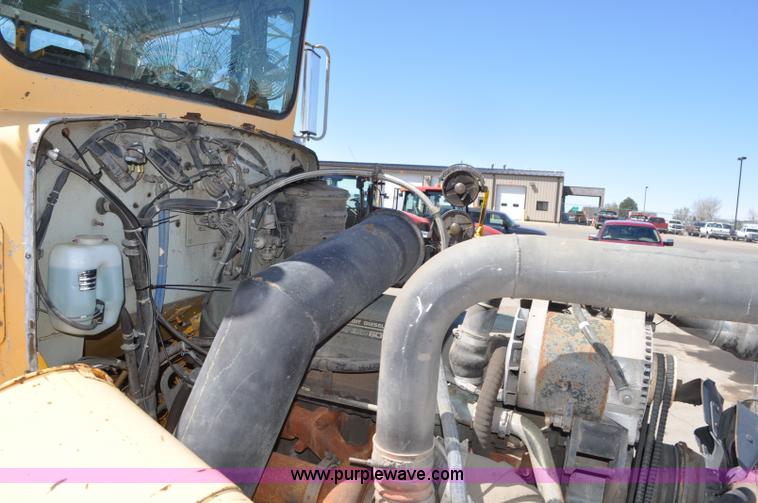 image for item G6465 1990 Oshkosh PA-2526-1 plow/spreader truck