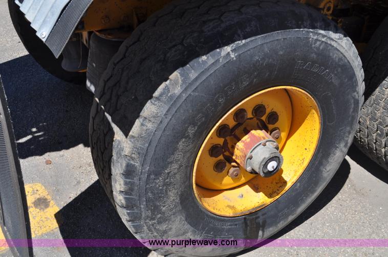 image for item G6465 1990 Oshkosh PA-2526-1 plow/spreader truck