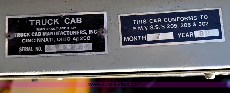 image for item G6465 1990 Oshkosh PA-2526-1 plow/spreader truck