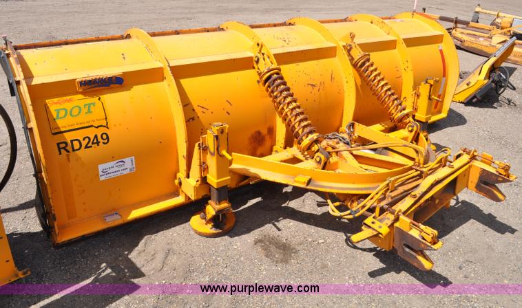 image for item G6467 2001 Henke 45R12 snow plow blade