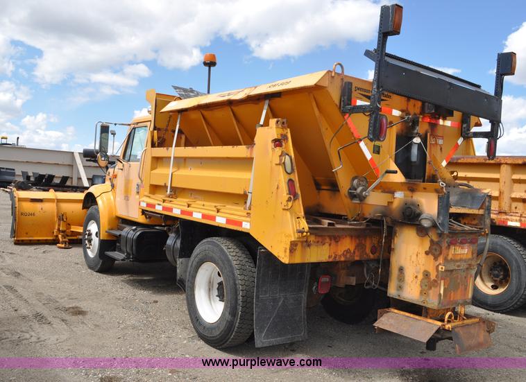 image for item G6468 1995 International 4700 dump truck