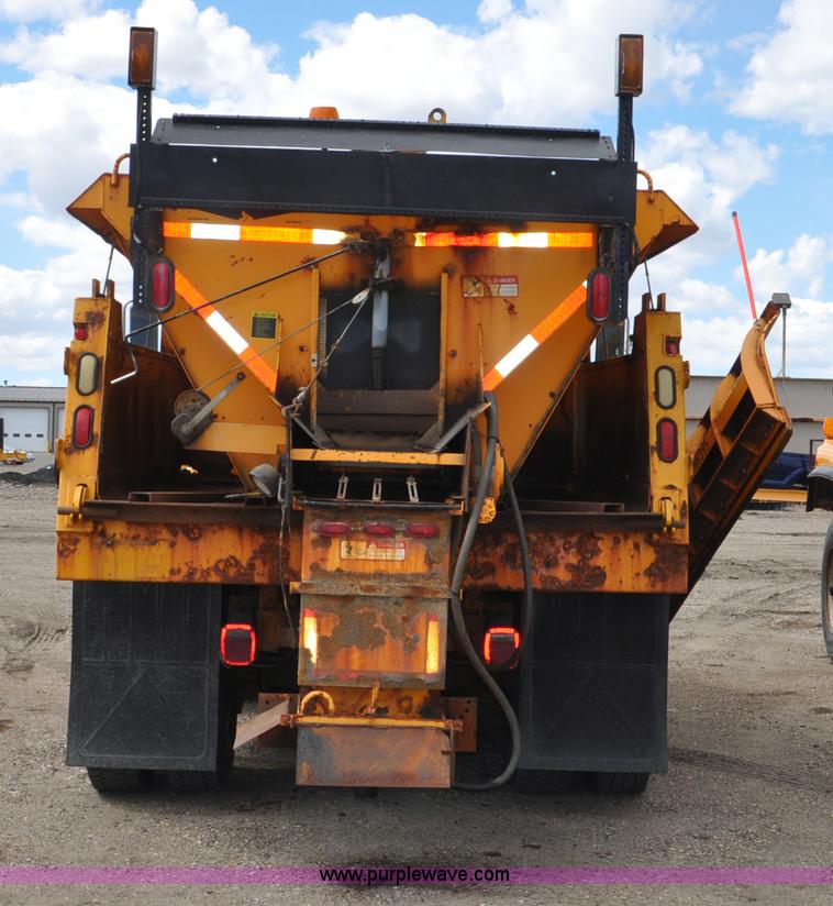 image for item G6468 1995 International 4700 dump truck