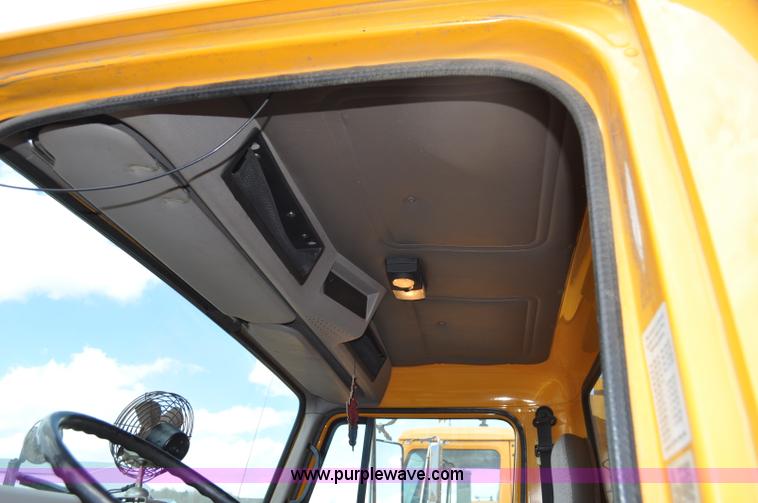 image for item G6468 1995 International 4700 dump truck