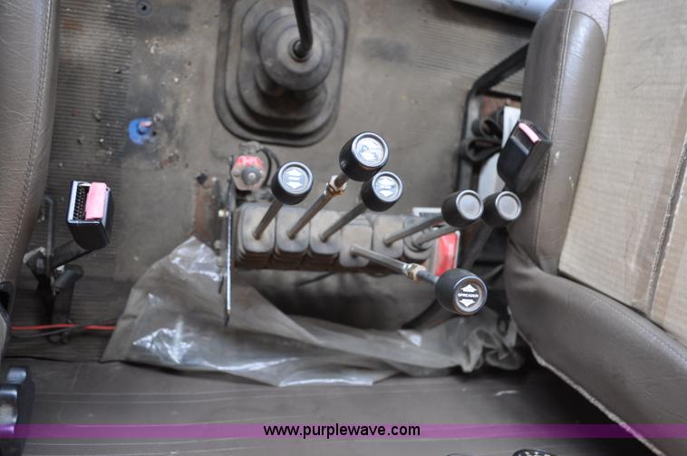 image for item G6468 1995 International 4700 dump truck