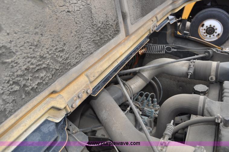 image for item G6468 1995 International 4700 dump truck