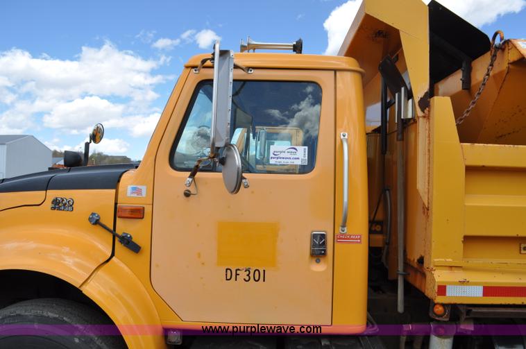 image for item G6468 1995 International 4700 dump truck