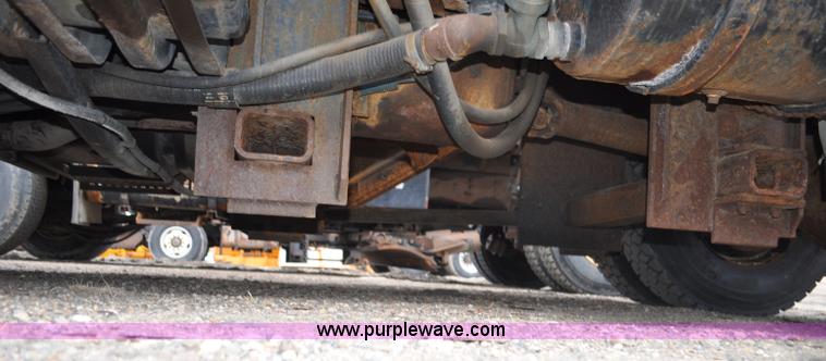 image for item G6468 1995 International 4700 dump truck