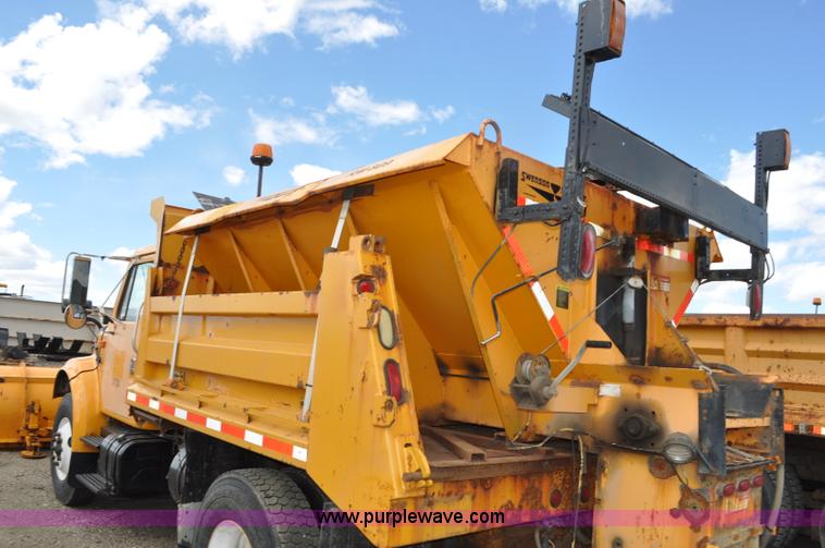image for item G6468 1995 International 4700 dump truck