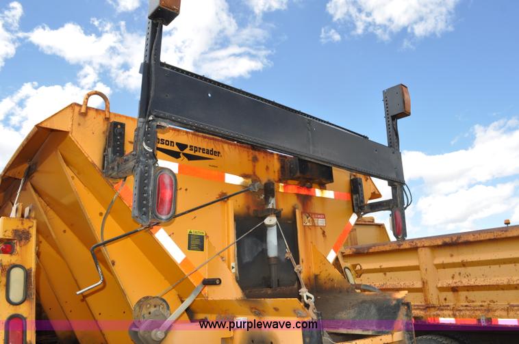 image for item G6468 1995 International 4700 dump truck