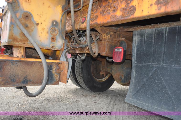 image for item G6468 1995 International 4700 dump truck
