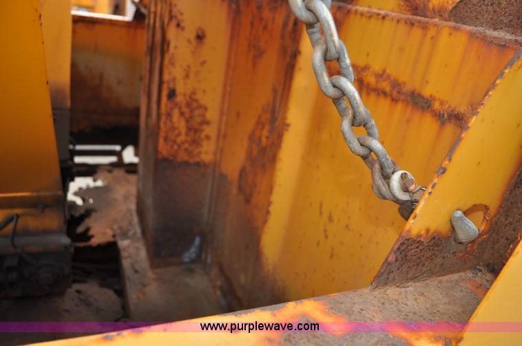 image for item G6468 1995 International 4700 dump truck
