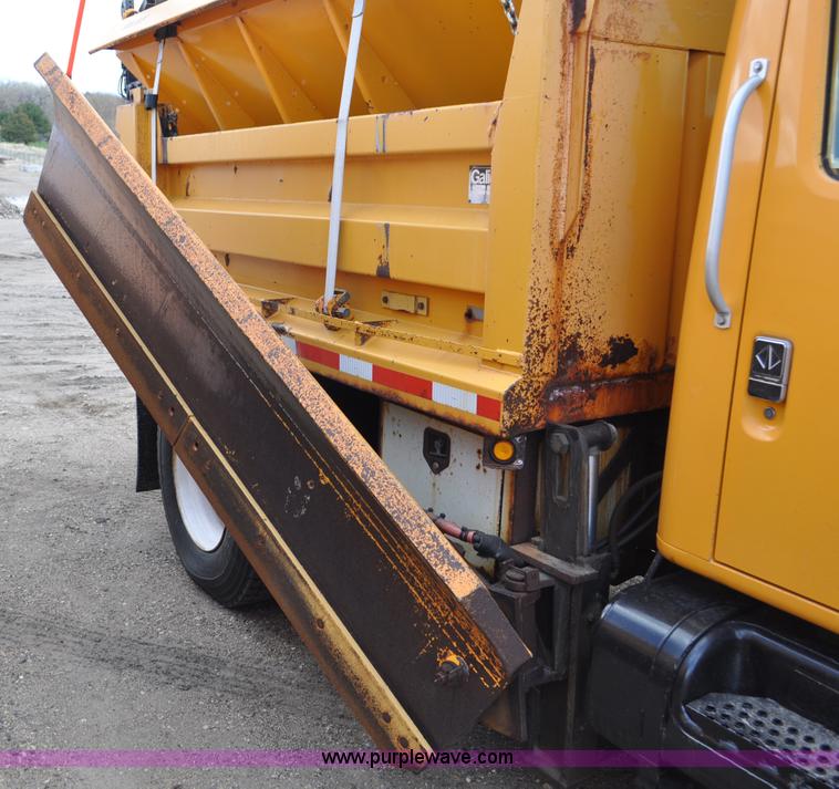 image for item G6468 1995 International 4700 dump truck